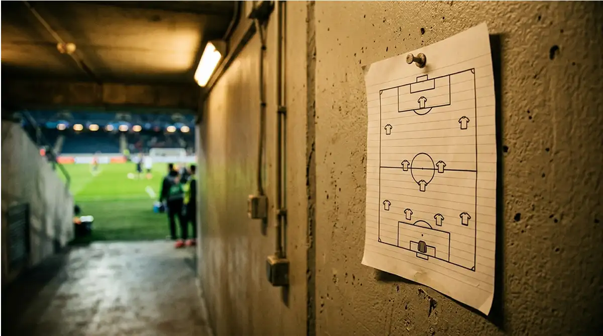 Aufstellungsformular eines MLS-Klubs an einer Tunneltür vor dem Anpfiff